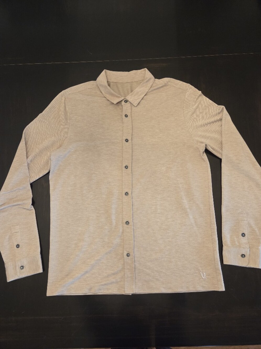 Vuori Men's Beige Solana Button-Up Shirt NWOT - Medium